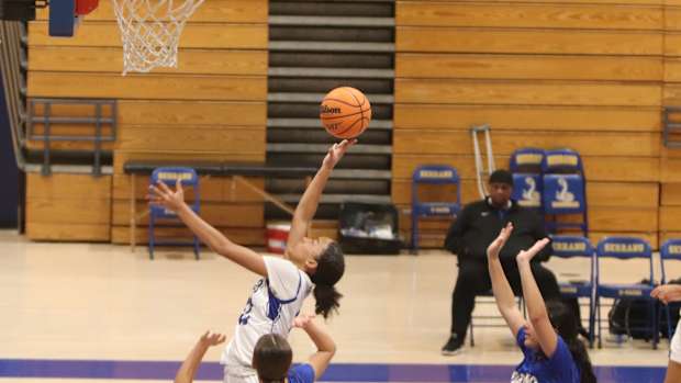 Rialto junior Carrington Davis girls basketball photos by John Murphy 1-1-2024122720230